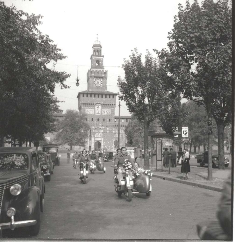 1949 Wedding ride in Lambretta in Milano