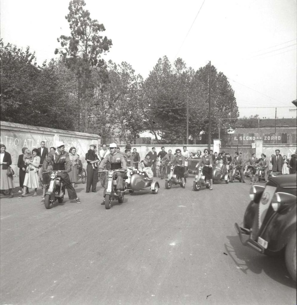 1949 Wedding ride in Lambretta in Milano