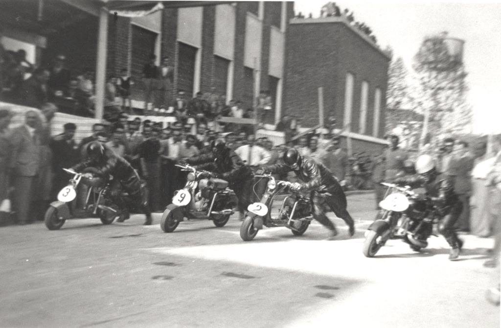 1949 Race circuit during the fair of Milan with Lambretta