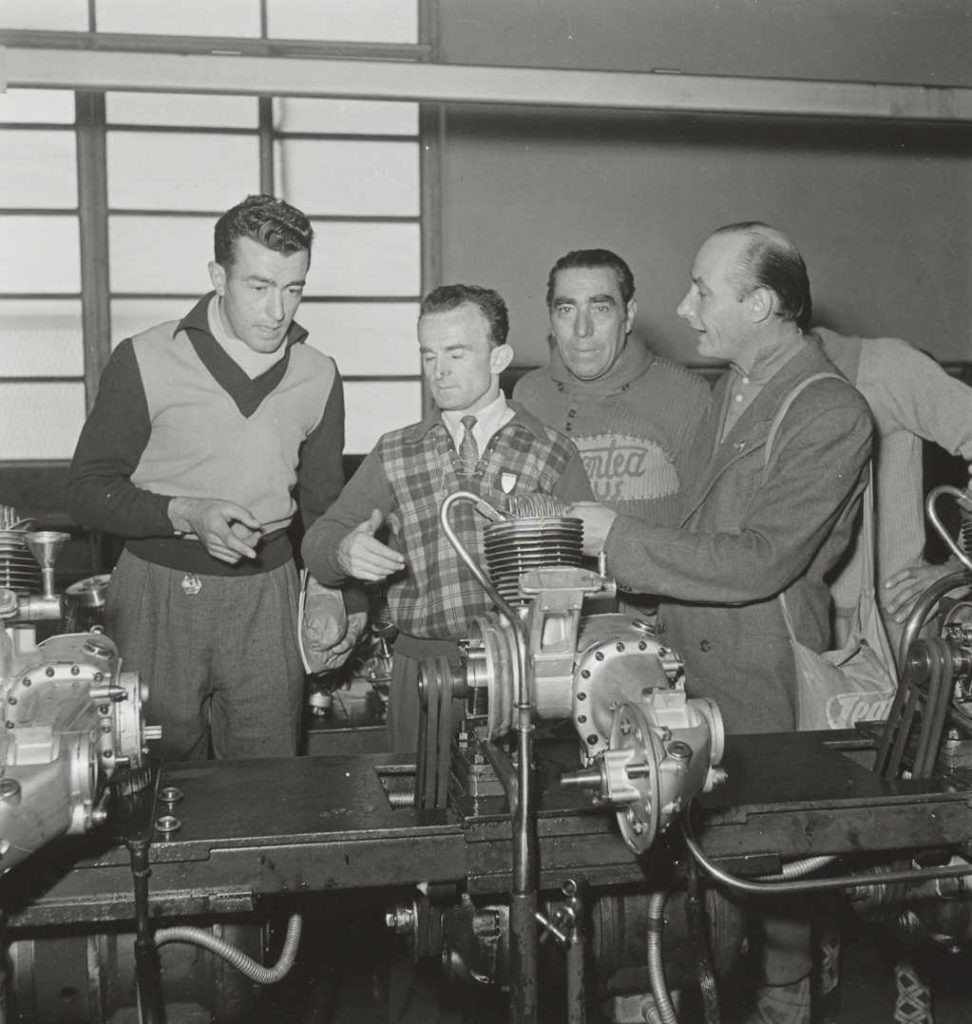 1950 Cycling champions Robet and Robic at Innocenti's factory