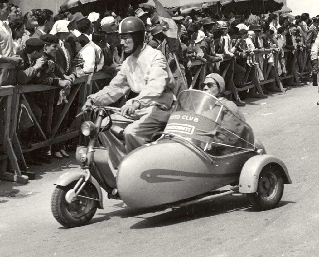 1951 Lambretta 125C with sidecar showing