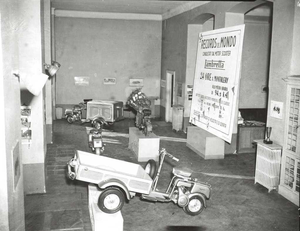 1951 The record Lambretta 125CC class in the Minetti concessionaire in Milan