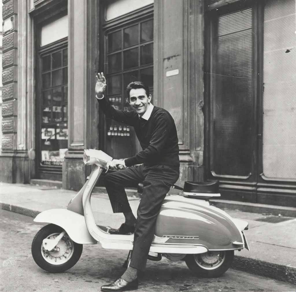 1961 Walter Chiari with a Lambretta 150 LI series 2