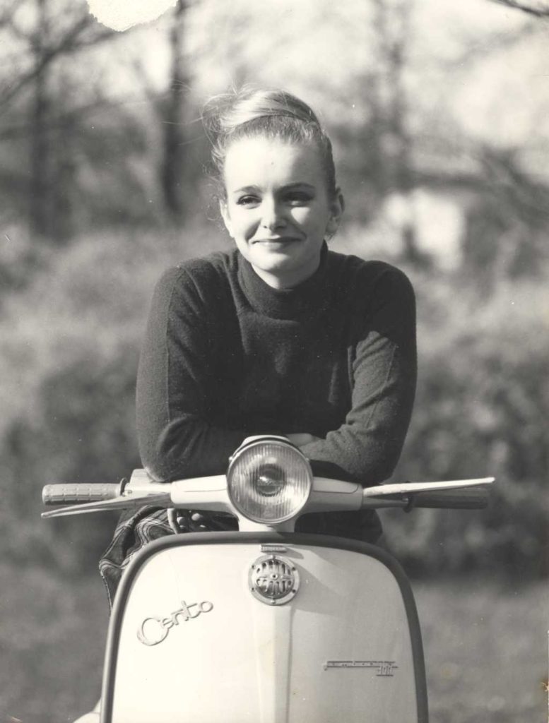 1964 Valeria Ciangottini in a Lambretta Cento